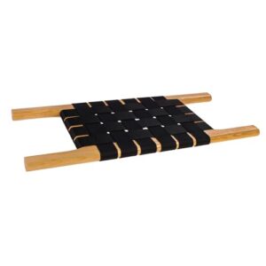 Kanu-Sitz aus Eschenholz mit Gurtband-Geflecht, ideal für Kanufahrten und Paddeln. Robuste Konstruktion für maximalen Komfort.